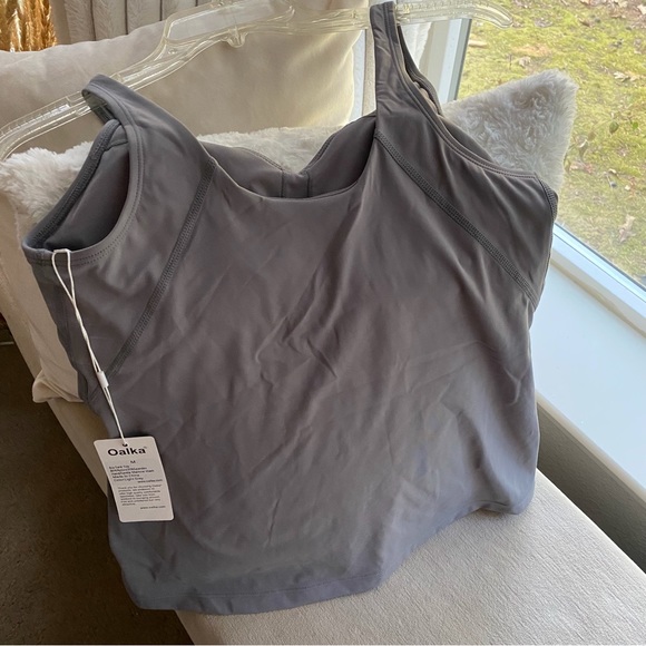 Woman’s Gray V Neck Tank,Cami Workout Yoga Built In Shelf Bra Size M - Picture 10 of 13